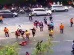keributan-pasca-laga-persija-vs-persib-di-bekas.jpg