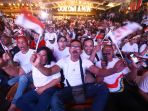 keriuhan-pendukung-jokowi-maruf-amin-saat-nobar-debat_20190118_115339.jpg