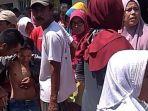 kerliza-meronta-ayahnya-meninggal-gantung-diri.jpg