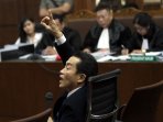kesaksian-ayah-mirna-salihin-dalam-sidang-jessica_20160712_200402.jpg