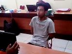 kesal-selalu-dimintai-uang-seorang-pria-siram-istri-dan-anak-dengan-cuka-parah_20170407_165524.jpg