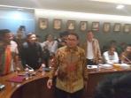 kesatuan-aksi-keluarga-besar-hmi-menemui-wakil-ketua-dpr-fadli-zon_20161111_163647.jpg