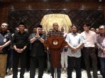 keterangan-ketua-kpu-hasyim-asyari-pasca-diberhentikan-dkpp_20240703_224746.jpg
