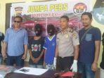 keterangan-pers-dari-polisi-terkait-pengungkapan-tersangka-pembunuhan-ama.jpg