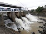 ketinggian-air-di-bendungan-katulampa-masih-normal_20180625_153547.jpg