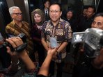 ketua-dpd-kunjungi-pasar-induk-caringin-bandung_20150312_171531.jpg