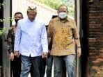 ketua-dpd-ri-aa-lanyalla-mahmud-mattalitti-saat-mengunjungi-kasultanan-keraton-cirebon.jpg