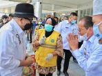 ketua-dpd-ri-beserta-rombongan-setiba-di-bandara-sis-al-jufrie-palu.jpg
