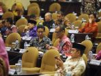 ketua-dpd-ri-la-nyalla-mattalitti-pimpin-rapat-paripurna-dpd-ri_20191002_211535.jpg