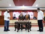 ketua-dpd-ri-saat-menyaksikan-mou-kadin-jatim-dan-ntt-bersama-wakil-gubernur-ntt.jpg