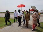 ketua-dpd-ri-setiba-di-tambolaka-2203.jpg