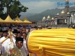 ketua-dpr-ri-resmikan-masjid-agung-kutacane-senilai-rp-70-miliar_20160409_220806.jpg