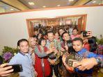 ketua-dpr-saat-rayakan-natal.jpg
