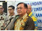 ketua-harian-kompolnas-benny-jozua-mamoto-saat-diwawancarai.jpg