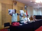 ketua-kpk-agus-rahardjo-gelar-jumpa-pers-kasus-suap-jaksa-di-kejati-jabar_20160412_154139.jpg