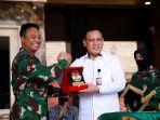 ketua-kpk-firli-bahuri-ke-andhika.jpg