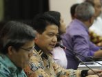 ketua-kpu-dan-perwakilan-parpol-uji-publik-pkpu_20160608_140532.jpg