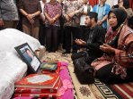 ketua-kpu-husni-kamil-manik-wafat_20160708_134733.jpg