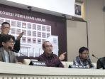 ketua-kpu-ri-hasyim-asyari-dan-komisioner-kpu-jumpa-pers-di-kantor-kpu.jpg