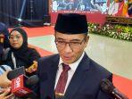 ketua-kpu-ri-hasyim-asyari-di-kawasan-kantor-kpu.jpg