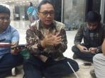 ketua-mpr-duduk-lesehan_20141103_195428.jpg