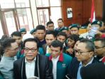 ketua-mpr-zulkifli-hasan-mendampingi-rhoma-irama_20180319_121557.jpg