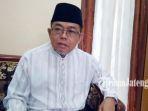 ketua-mui-banyumas-khariri-sofa.jpg