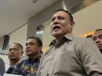 ketua-nonaktif-kpk-firli-bahuri-usai-diperiksa-sebagai-tersangka-pemerasan-syl-di-bareskrim.jpg