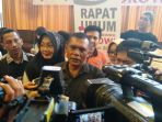 ketua-panitia-rapat-umum-relawan-jokowi-viktor-sirait_20180720_164340.jpg
