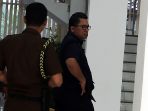 ketua-pn-medan-marsudin-nainggolan-ditahan-kpk_20180828_215009.jpg