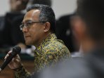 ketua-ptun-medan-jalani-sidang-dakwaan-di-pengadilan-tipikor_20151009_111303.jpg