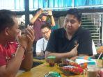 ketua-steering-committee-piala-presiden-2024-maruarar-sirait-saat-berbincang.jpg