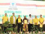 ketua-umam-golkar-airlangga-hartarto-bersama-muhammad-haris-calon-bupati-probolinggo.jpg