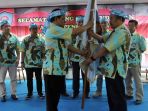 ketua-umum-dpp-abn-rudiwan-bahar-menyerahkan-p_20171001_123001.jpg