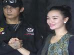 ketua-umum-lsm-kpk-mochammad-firdaus-dan-zaskia-gotik_20160323_201616.jpg