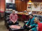 ketua-umum-partai-islam-damai-aman-idaman-rhoma-irama_20170515_130701.jpg