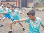 ketua-umum-pb-ikasi-amir-yanto-meluncurkan-program-anggar-masuk-sekolah.jpg