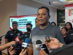 ketua-umum-pb-perbakin-joni-supriyanto-saat-diwawancarai.jpg