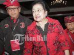 ketua-umum-pdip-megawati-didampingi-gubernur-b.jpg