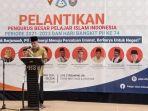 ketua-umum-pengurus-besar-mathlaul-anwar-pb-ma-kh-embay-mulya-syarief.jpg