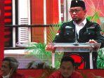ketua-umum-repdem-wanto-sugito-pada-saat-rapat-kerja-daerah-repdem.jpg