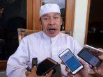 ketua-ylpi-pondok-buntet-pesantren-cirebon-kh-adib-rofiuddin.jpg