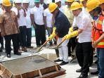 ketum-partai-golkar-topping-off-gedung-baru-golkar_20171113_153453.jpg