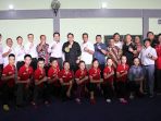 ketum-pb-wushu-indonesia-pacu-atlet-agar-bisa-raih-target-tiga-emas_20170615_200420.jpg