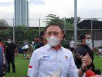 ketum-pssi-mochamad-iriawan-saat-meninjau-pemusatan-latihan-timnas-u-23.jpg