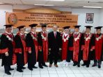 ketum-pwri-lulus-cumlaude-universitas-jayabaya_20200317_191017.jpg