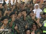khofifah-indar-parawansa-bersama-banser-nu-banyuwangi_20180405_093145.jpg
