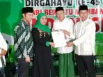 khofifah-indar-parawansa-dan-emil-dardak_20180106_001713.jpg