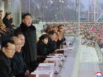 kim-jong-un-dan-putrinya-nonton-sepak-bola.jpg