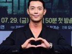 kim-joo-hun-berperan-sebagai-wali-kota-choi-do-ha-di-big-mouth.jpg